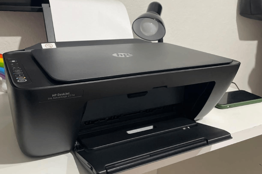 Impressora Multifuncional HP DeskJet Ink Advantage 2774 Ambientada